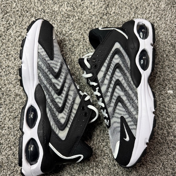 Nike Air Max TW - Picture 3 of 10